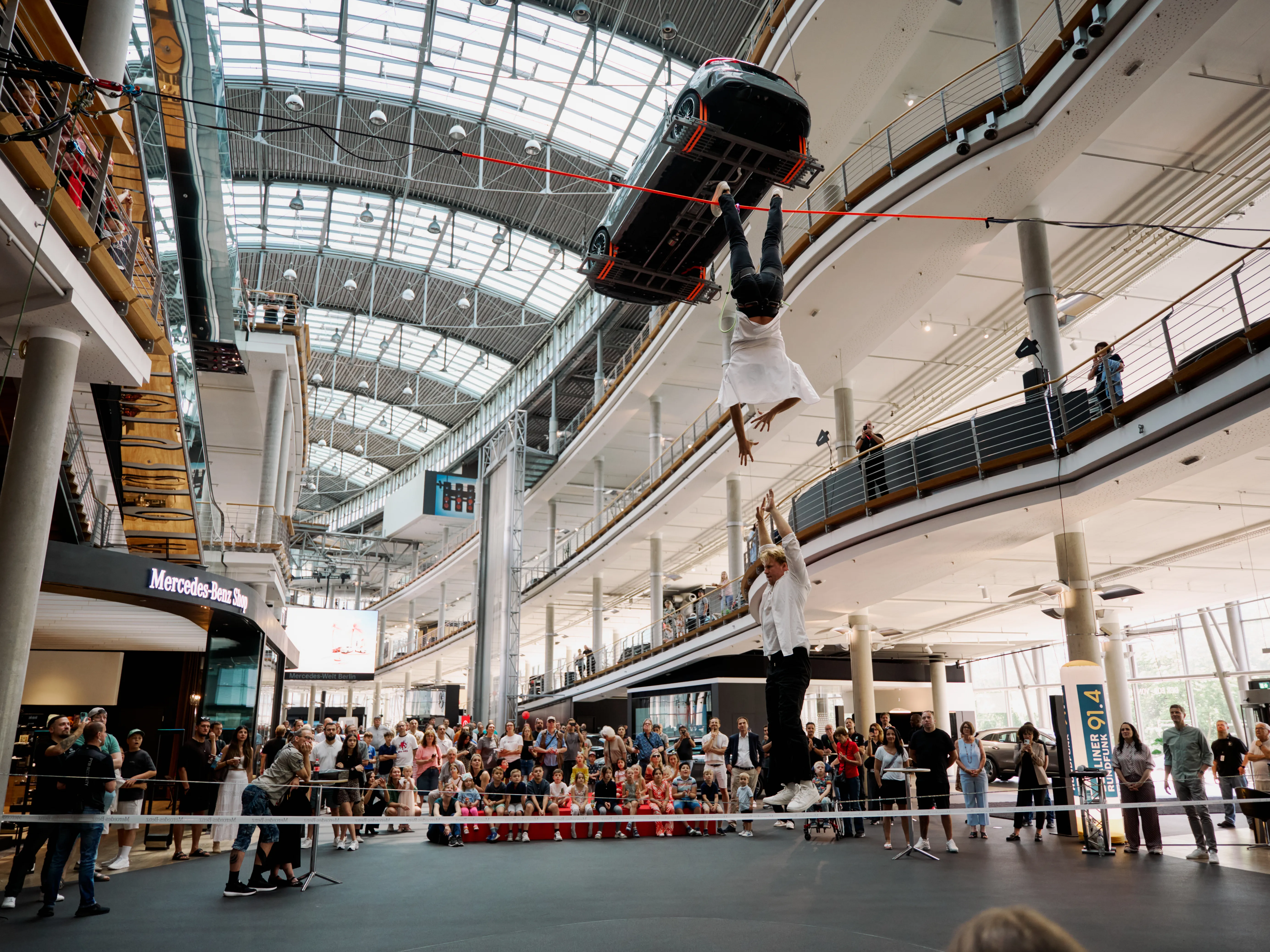 Moritz Purer – Slackline Show Mercedes-Benz Sommerfest Berlin 2025
