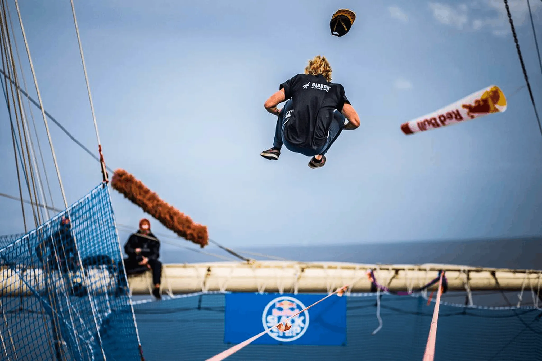 Moritz Purer – Slackline auf dem Red Bull Slackship in 20 Metern Höhe
