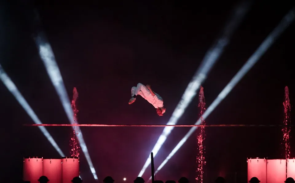 Moritz Purer – Trickline Show bei Nacht