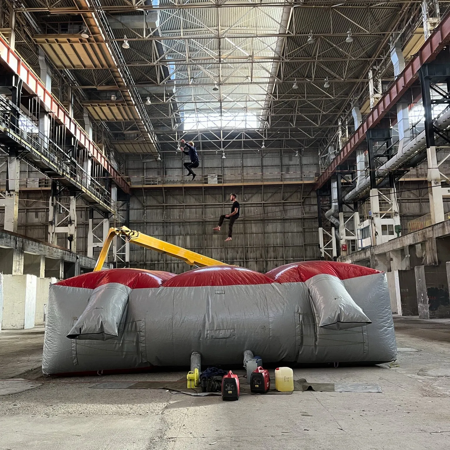 Moritz Purer – Slackline stunt for Bollywood film production with airbag and crane