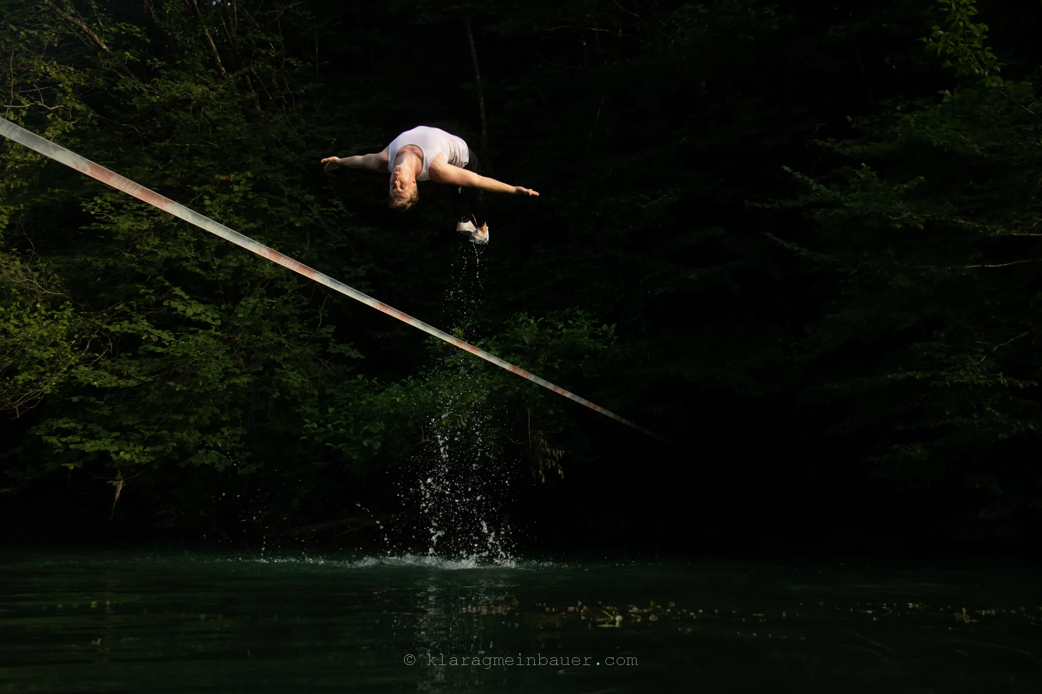 Moritz Purer – Waterline slackline show